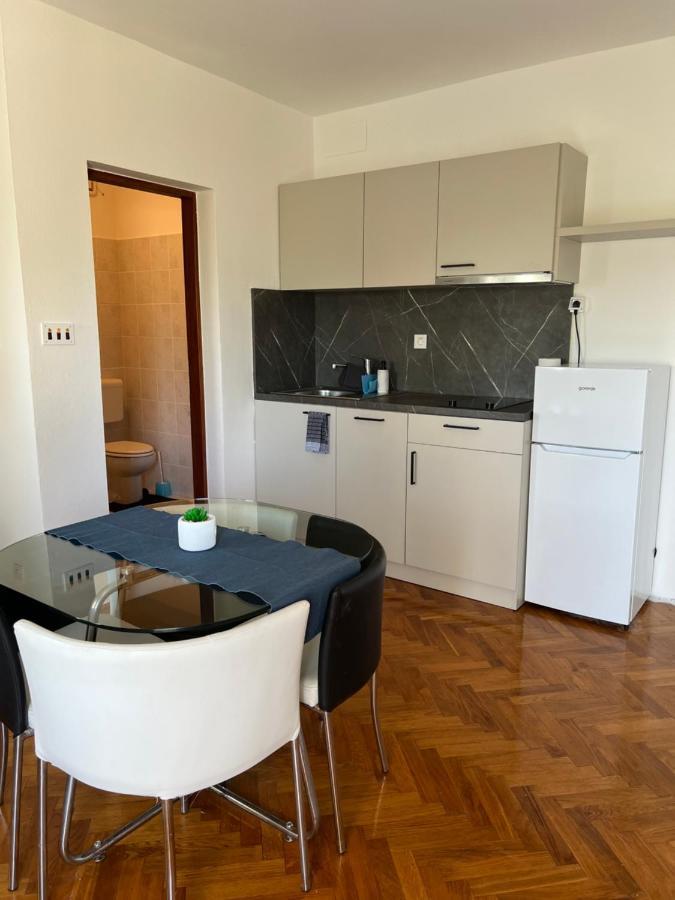 Apartments Antolkovic Ugljan Exterior foto