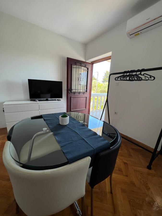 Apartments Antolkovic Ugljan Exterior foto