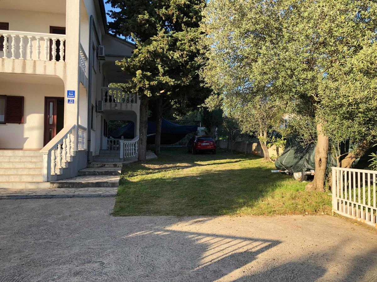 Apartments Antolkovic Ugljan Exterior foto